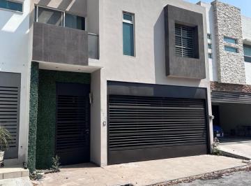 Casa · 326m² · 3 Recámaras · 2 Estacionamientos · Casa - Cumbres Elite