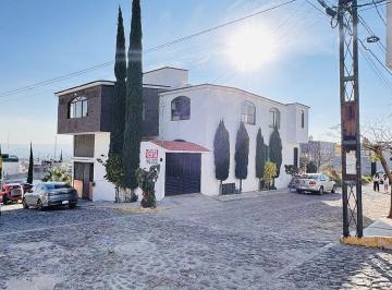 Casa · 320m² · 8 Recámaras · 4 Estacionamientos · Casa en Venta 3 en 1 Úsala Para Renta Tradicional o Airb&amp;b