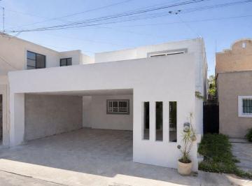 33a9c41970f7aa72803c34693fbf99a19bbb7fe035bbc4592af086e9d04f1aec · Casa en Venta en Zona Norte de Cuatro Recamaras y Cuatro Baños y Medio