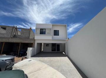 Casa · 210m² · 3 Recámaras · 2 Estacionamientos · Se Vende Casa en Rialto Residencial
