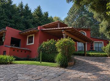 Casa · 200m² · 4 Recámaras · 5 Estacionamientos · Casa en Venta - (4)