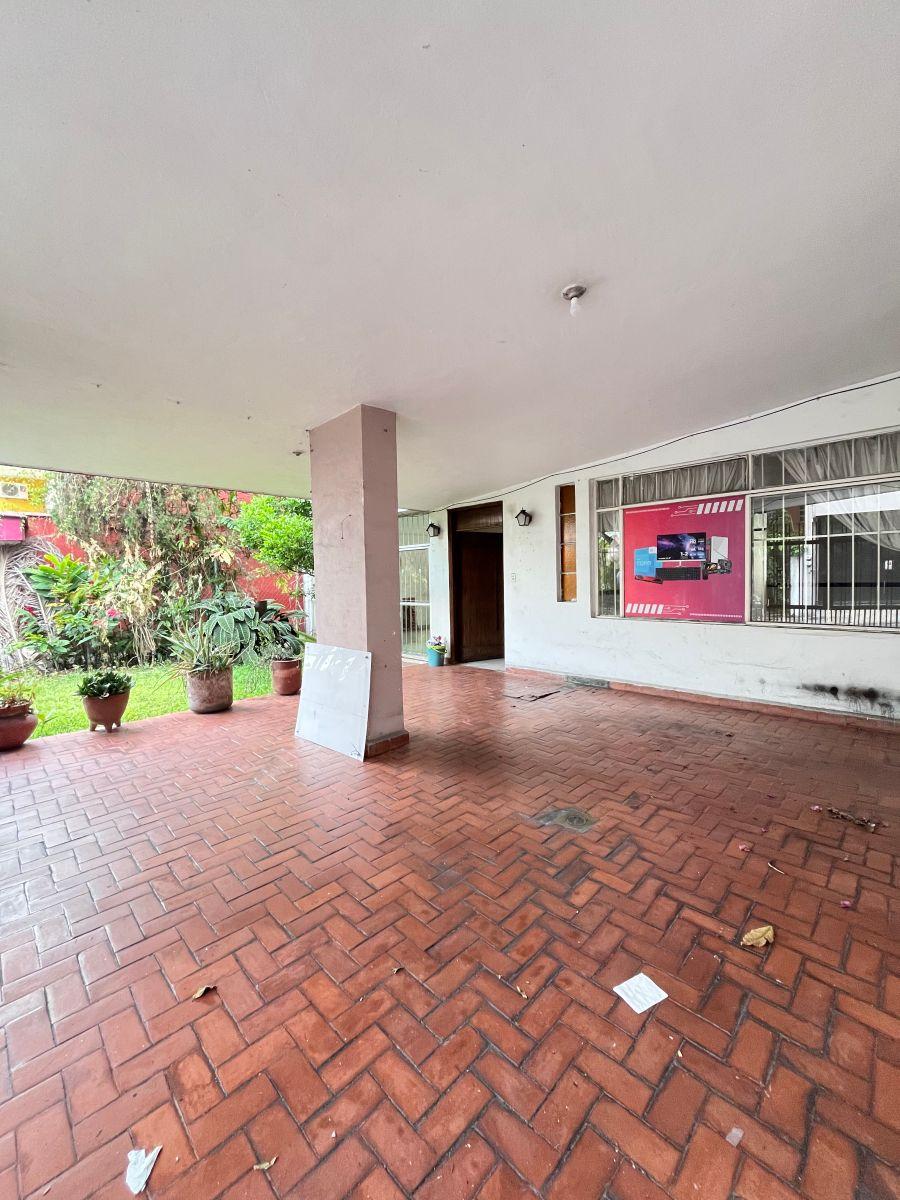 100 m² Office for Rent in San José with Parking