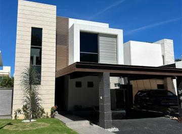Casa · 267m² · 3 Recámaras · 3 Estacionamientos · Renta de Casa en Residencial Cumbres, Cancun Q Roo
