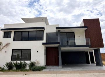 Casa en condominio de 4 habitaciones, Aguascalientes · Venta Residencia Inteligente con Roof Garden en Tamarindos
