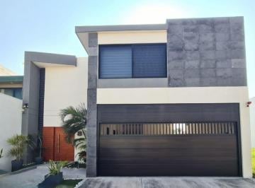 Casa de 3 habitaciones, Alvarado · Casa en Venta en Lomas del Mar | con Paneles Solares y Semiamueblada