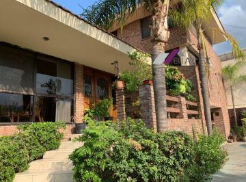 Casa · 1051m² · 4 Recámaras · 2 Estacionamientos · Contry La Silla - Residencia en Venta Zona Contry en Guadalupe N. L.