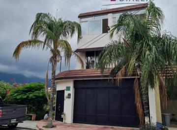 Casa · 363m² · 6 Recámaras · 3 Estacionamientos · Casa en Venta en Col. Real de Cumbres, Monterrey N. L.
