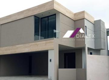Casa · 450m² · 3 Recámaras · 3 Estacionamientos · Col. Bosques de Las Misiones - Carretera Nacional - Casa en Venta Santiago N. L.