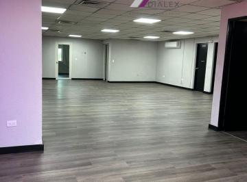 Oficina · 420m² · 2 Estacionamientos · Oficina de 420 m² en Renta Sobre Av Revolución, Col. Jardines del Contry en Monterrey, Nuevo León.