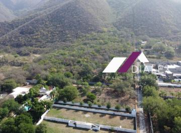 Terreno / Lote · 6874m² · Terreno de 6,874 m² en Venta - Los Cristales en Carretera Nacional Monterrey, Nuevo León.