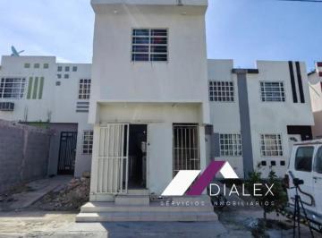 Casa · 129m² · 2 Estacionamientos · Casa en Venta - Villas Regina en Pesquería, Nuevo León. 129 m², 2 Recámaras.