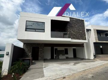 Casa · 426m² · 4 Recámaras · 3 Estacionamientos · Bosques de Las Misiones - Carretera Nacional - Casa Venta Santiago Nuevo León, 426 m²