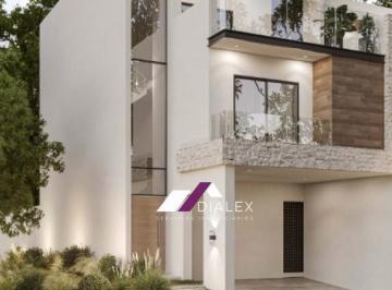 Casa · 270m² · 3 Recámaras · 2 Estacionamientos · Casa de 3 Niveles en Venta Fraccionamiento Frente a Esfera, Carretera Nacional en Monterrey