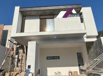 Casa · 403m² · 3 Recámaras · 2 Estacionamientos · Casa en Venta Fracc. Santa Isabel - Carretera Nacional - Zona Sur de Monterrey, 403 m²