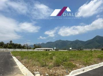 Terreno / Lote · 200m² · Terreno Venta Fraccionamiento Viñedos de Sicilia (El Barrial) en Carretera Nacional - 200 m² Santiag