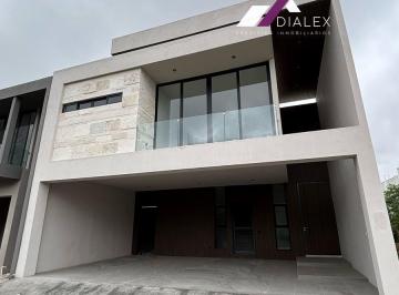 Casa · 315m² · 3 Recámaras · 2 Estacionamientos · Fraccionamiento Amorada Residencial - Carretera Nacional - Casa Venta Santiago 315 m²