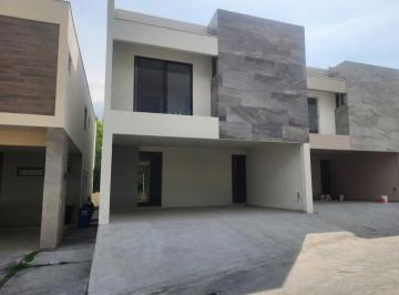 Casa · 285m² · 3 Recámaras · 2 Estacionamientos · Venta Casa 3 Niveles Fracc. Rincón de San Gerardo (El Barro) - Carretera Nacional en Monterrey 285 m²