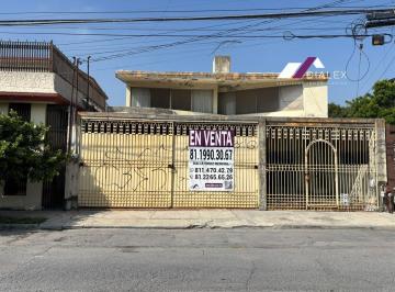Casa · 344m² · 3 Recámaras · 2 Estacionamientos · Venta Casa de 344 m², Ideal Para Remodelar en Col. Linda Vista con Ubicacion Privilegiada