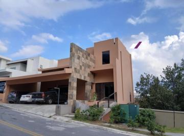 Casa · 896m² · 3 Recámaras · 4 Estacionamientos · Venta Casa en Sierra Alta Rincón de Las Montañas de 896 m² - Carretera Nacional en Monterrey