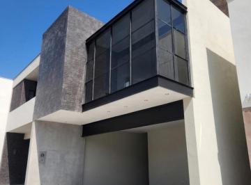 Casa · 270m² · 3 Recámaras · 2 Estacionamientos · Venta Casa 3 Niveles Fracc. Rincón de San Gerardo (El Barro) - Carretera Nacional en Monterrey 270 m²