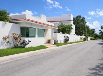 Casa · 295m² · 4 Recámaras · 3 Estacionamientos · Casa en Venta en Alamos 1, Cancún.