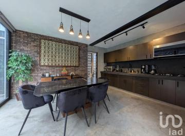Casa · 178m² · 3 Recámaras · 2 Estacionamientos · Venta de Casa con Alberca en Xochitepec Morelos