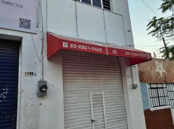 Local comercial , Guadalajara · Amplio Local en Renta en Medrano, Cerca de La Zona del Vestir.