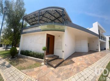 Casa · 340m² · 3 Recámaras · Casa en Venta en Lomas de Angelopolis III Parque Potosi