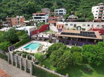 Casa de 10 habitaciones, Chapala · Casa Galeana en Ajijic, Chapala Motivated Seller