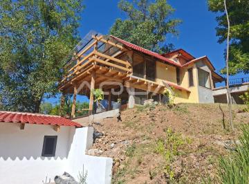 Casa de 3 habitaciones, Valle de Bravo · Casa en Venta El Castellano