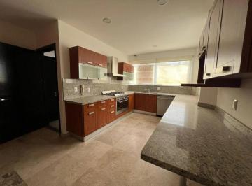 Casa de 3 habitaciones, Miguel Hidalgo · Casa en Venta en Lomas Altas.