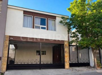 Casa · 244m² · 3 Recámaras · 2 Estacionamientos · Casa en Venta Sur de Monterrey
