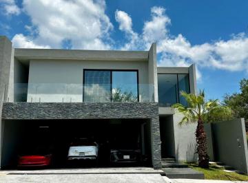 Casa de 3 habitaciones, Santiago · Casa en Venta Bosque Residencial, Santiago Nl | Alberca