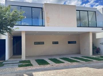 Casa en condominio de 4 habitaciones, Mérida · Casa en Venta en Privada Soluna