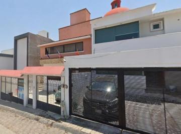 Casa de 3 habitaciones, Querétaro · ¡Maravillosa Propiedad! Localizada en Santiago de Queretaro