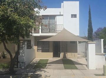 Casa de 3 habitaciones, León · Casa en Venta en Residencial Castello por Zona Delta con 3 Recamaras