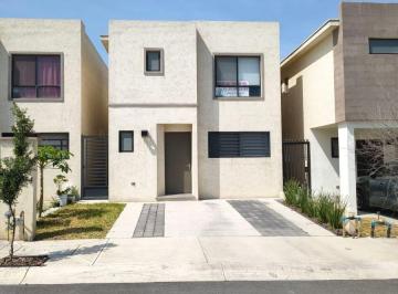 Casa de 3 habitaciones, García · Hermosa Casa en Renta en Murano Residencial!