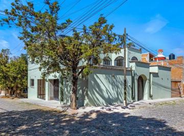 Casa de 4 habitaciones, San Miguel de Allende · Preciosa Casa con Recámara Principal con Baño en Planta Baja, en La Lejona