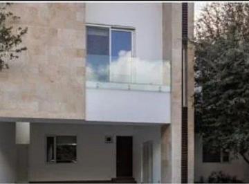 31faed036345fbeee888dc83f3f95d2294ff9fa091b8b25f3241b68c2ecd1798 · Casa en Venta Residencial San Agustin