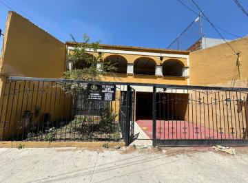 fachada casa en venta · Casa en Venta Frente a La Prepa 2 de Guadalajara; Jalisco