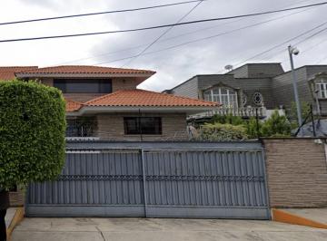 Casa de 5 habitaciones, Naucalpan de Juárez · Casa de 3 Pisos 600 m² de Superficie de Terreno, 5 Recámaras en Venta en Ciudad Satélite
