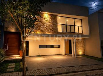 Casa · 329m² · 3 Recámaras · 22025 Estacionamientos · Renta de Casa en Parque Anáhuac de 3 Recámaras con Roof y Jardin