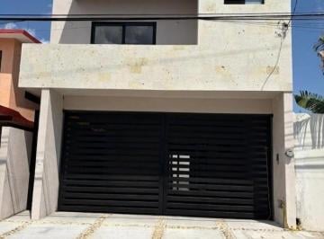 Casa · 343m² · 3 Recámaras · Casa en Guadalupe