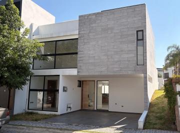 Casa · 200m² · 3 Recámaras · 2 Estacionamientos · Casa en Venta en Lomas de Angelopolis Parque Milan