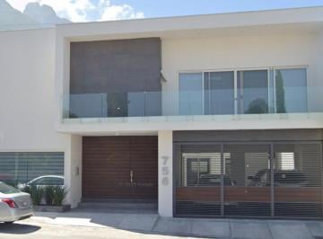 Casa de 5 habitaciones, Guadalupe · Casa en Venta en Contry La Silla Guadalupe Nuevo Leon