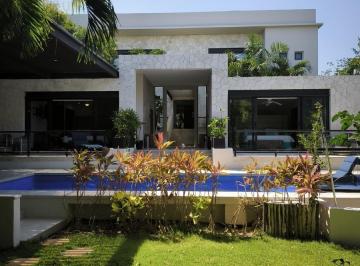 Villa · 1262m² · 6 Recámaras · 4 Estacionamientos · Villa de Lujo en Bahia Principe Country Club - Mas de 600 m² - 6 Recamaras