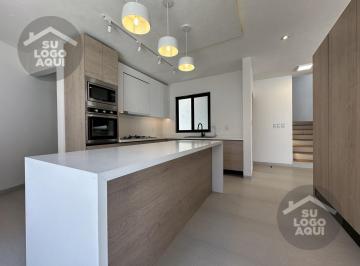 Casa · 314m² · 3 Recámaras · 4 Estacionamientos · En Cerradas del Pedregal con Roof Garden