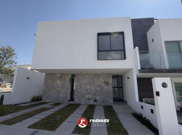 Casa · 150m² · 3 Recámaras · 2 Estacionamientos · Capital Sur