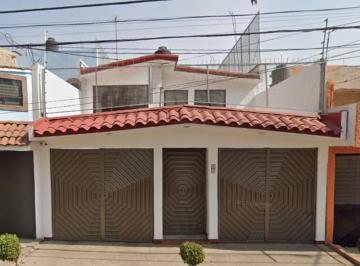 Casa de 3 habitaciones, Nezahualcóyotl · Casa con 3 Recámaras de 200 m² de Terreno en Venta, Bosques de Aragón