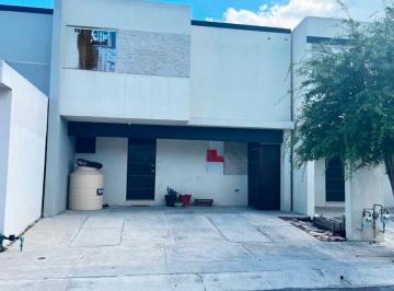 Casa · 120m² · 3 Recámaras · 2 Estacionamientos · Casa Amueblada en Renta Paseo Amberes, Guadalupe N. L.